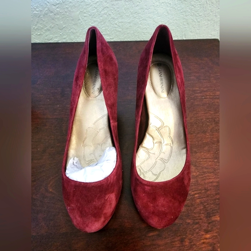 Giani Bernini NEW suade ladies shoes size 6.5